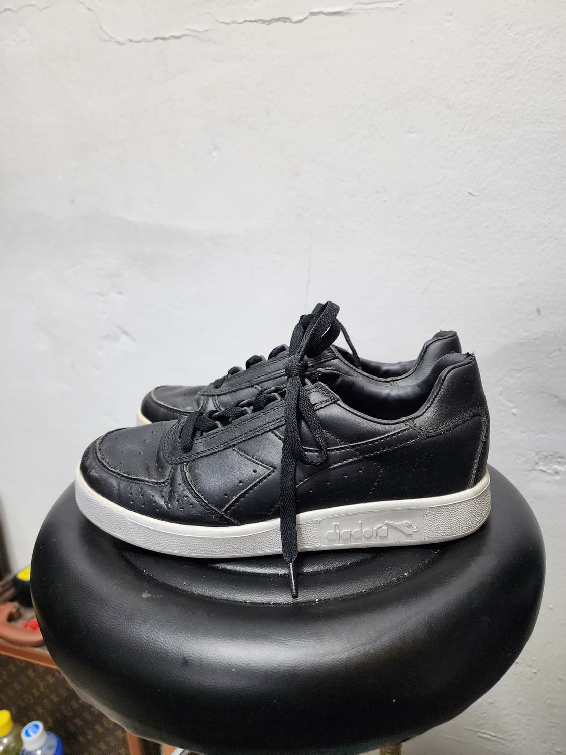 디아도라 블랙 레더 스니커즈.. 상품이미지3