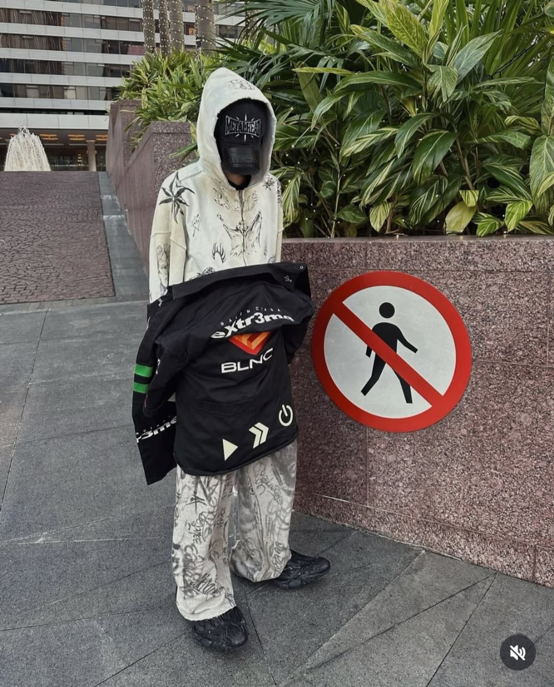 발렌시아가 타투 후드 집업 티셔츠 긴팔 로고 후디 티 상품이미지1