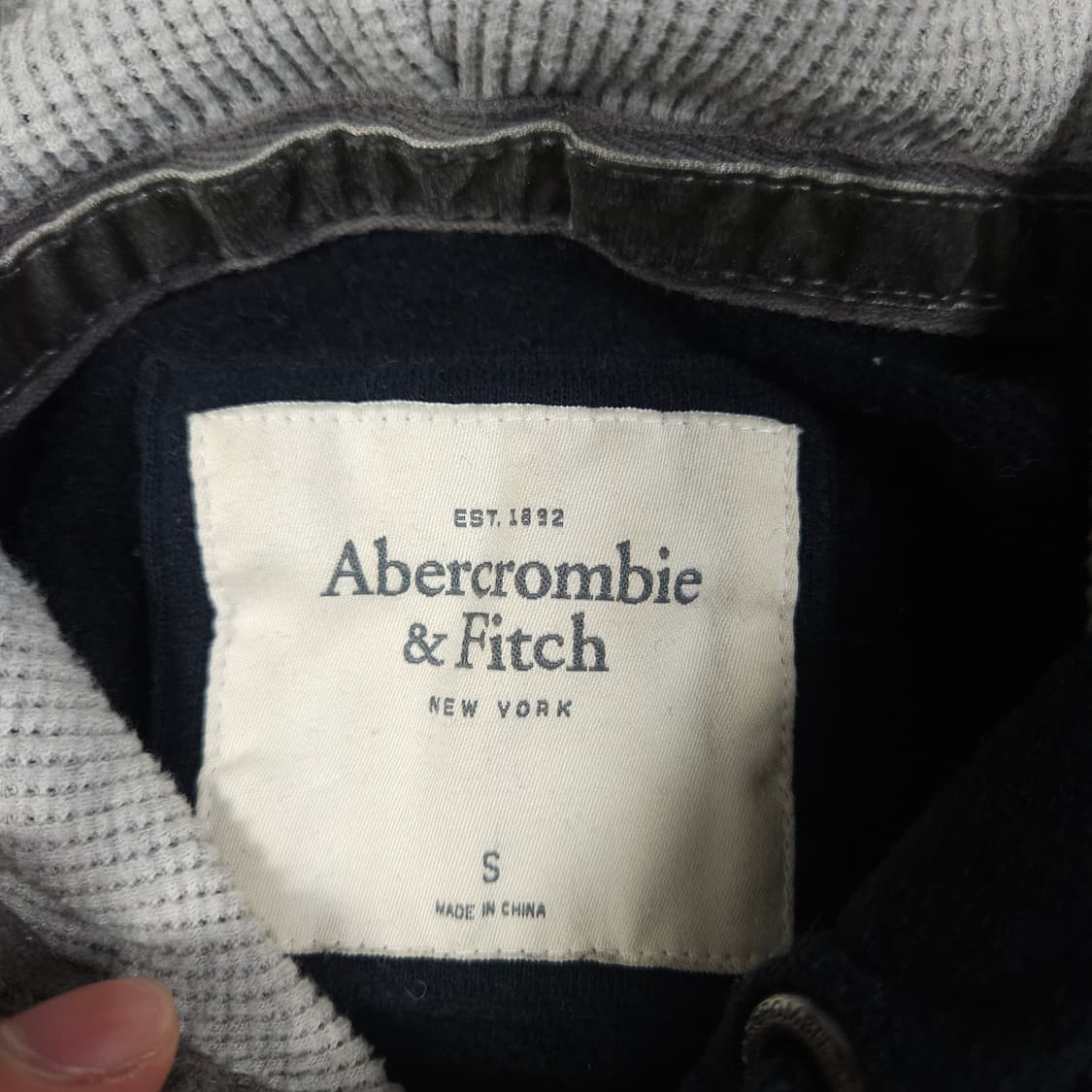 아베크롬비 네이비 후드티  상품이미지3