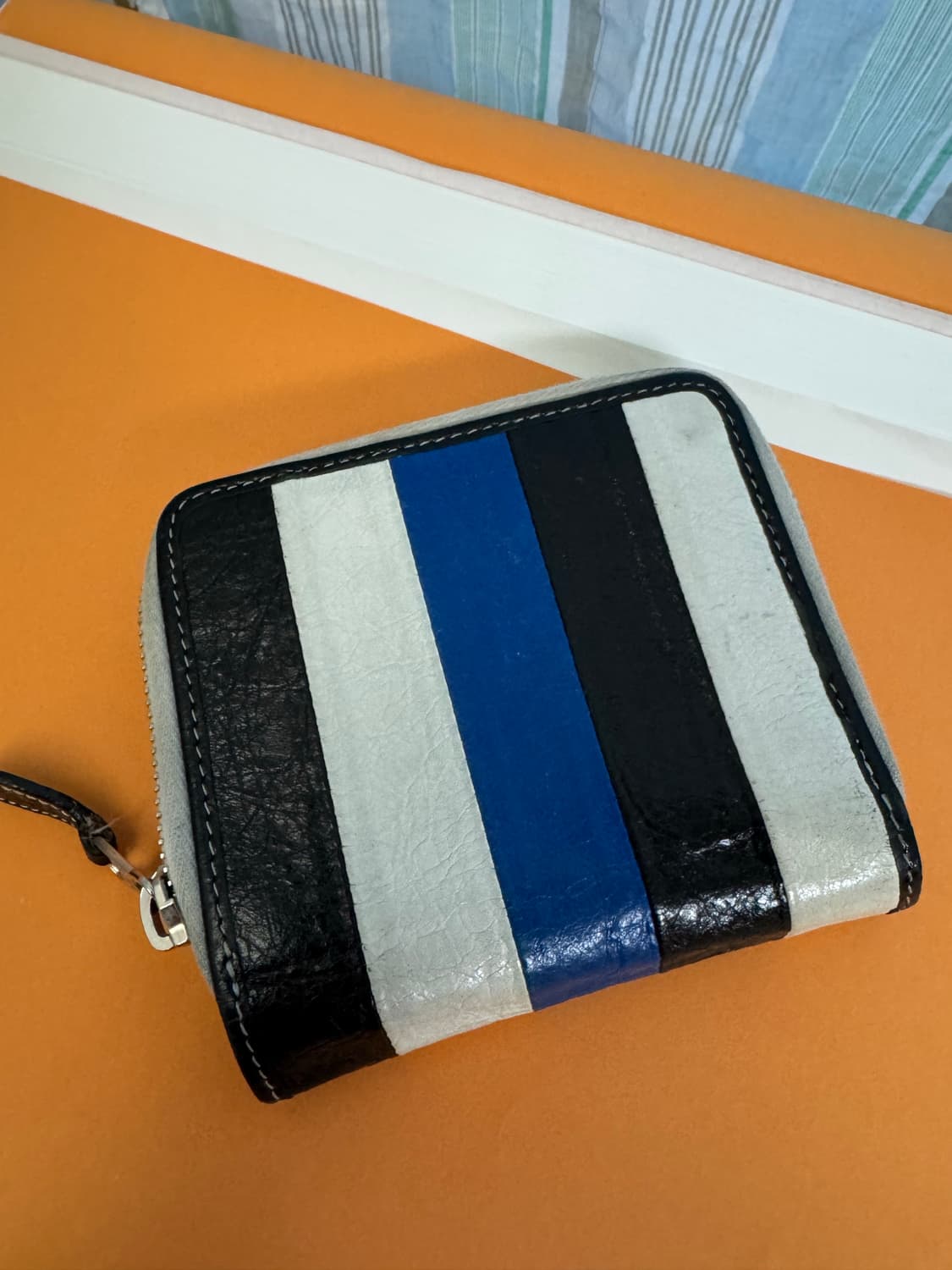 발렌시아가 스트라이프 반지갑 상품이미지3