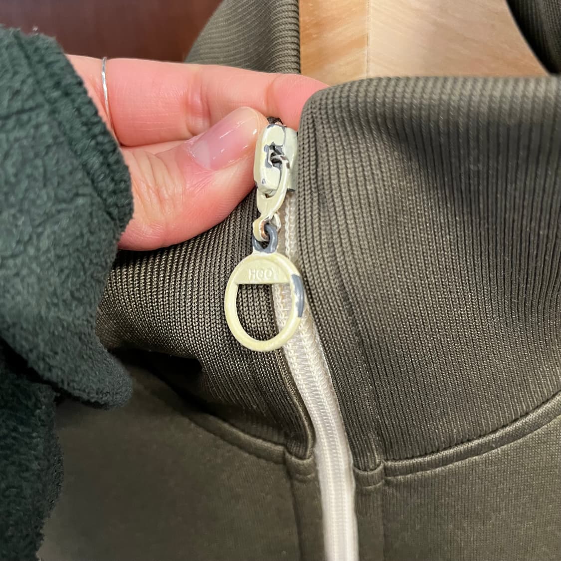 [유일매물] 홀리스터 y2k 보아털 카키 져지 집업 44-55 상품이미지6