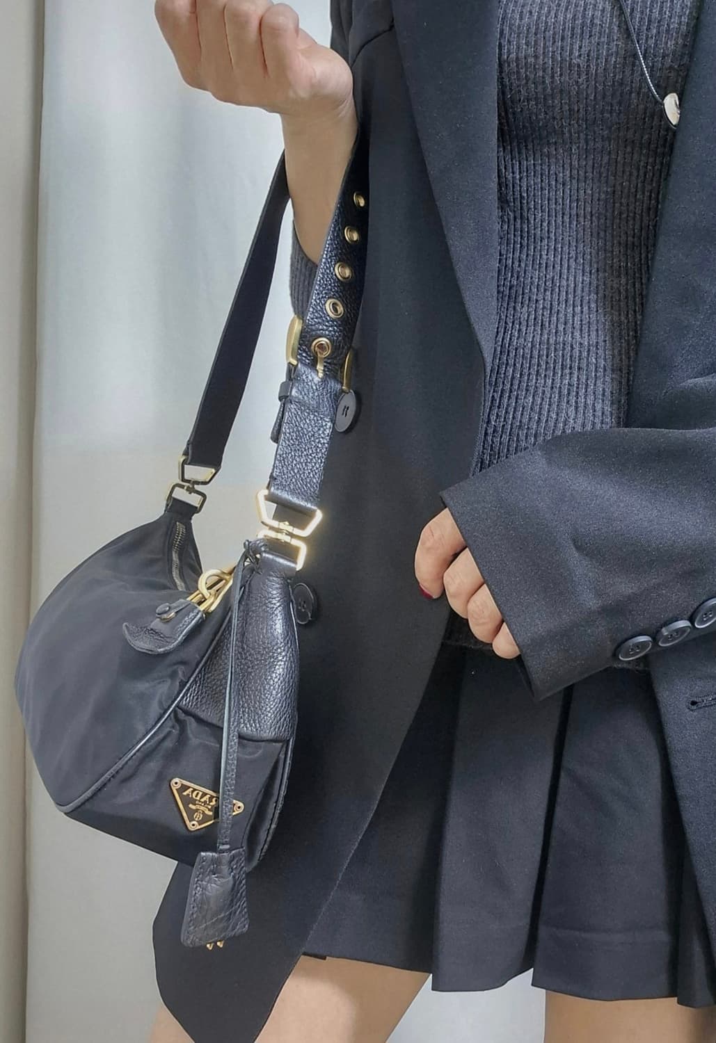 프라다 삼각로고 숄더백 상품이미지4