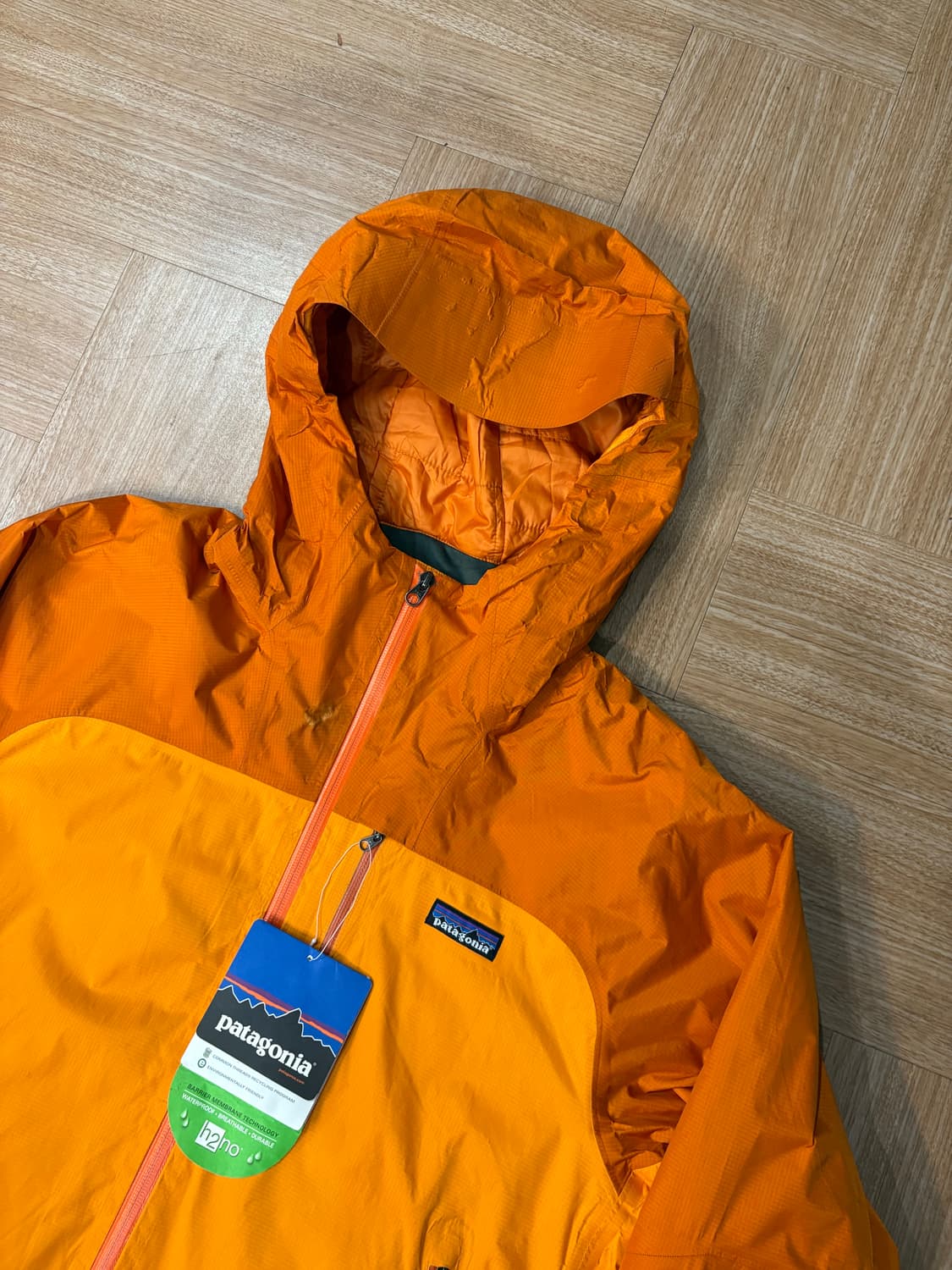 파타고니아 오렌지 그라데이션 나노 스톰 자켓 상품이미지3