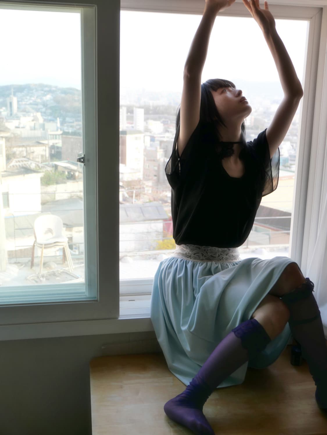 VEIL BLOUSE IN BLACK 상품이미지2
