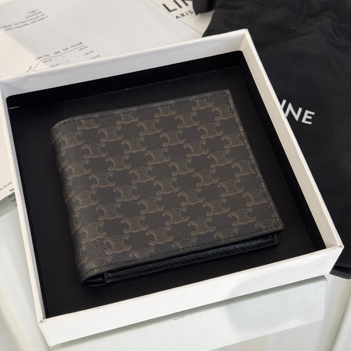 셀린느 트리옹프 바이폴드 반지갑 상품이미지2