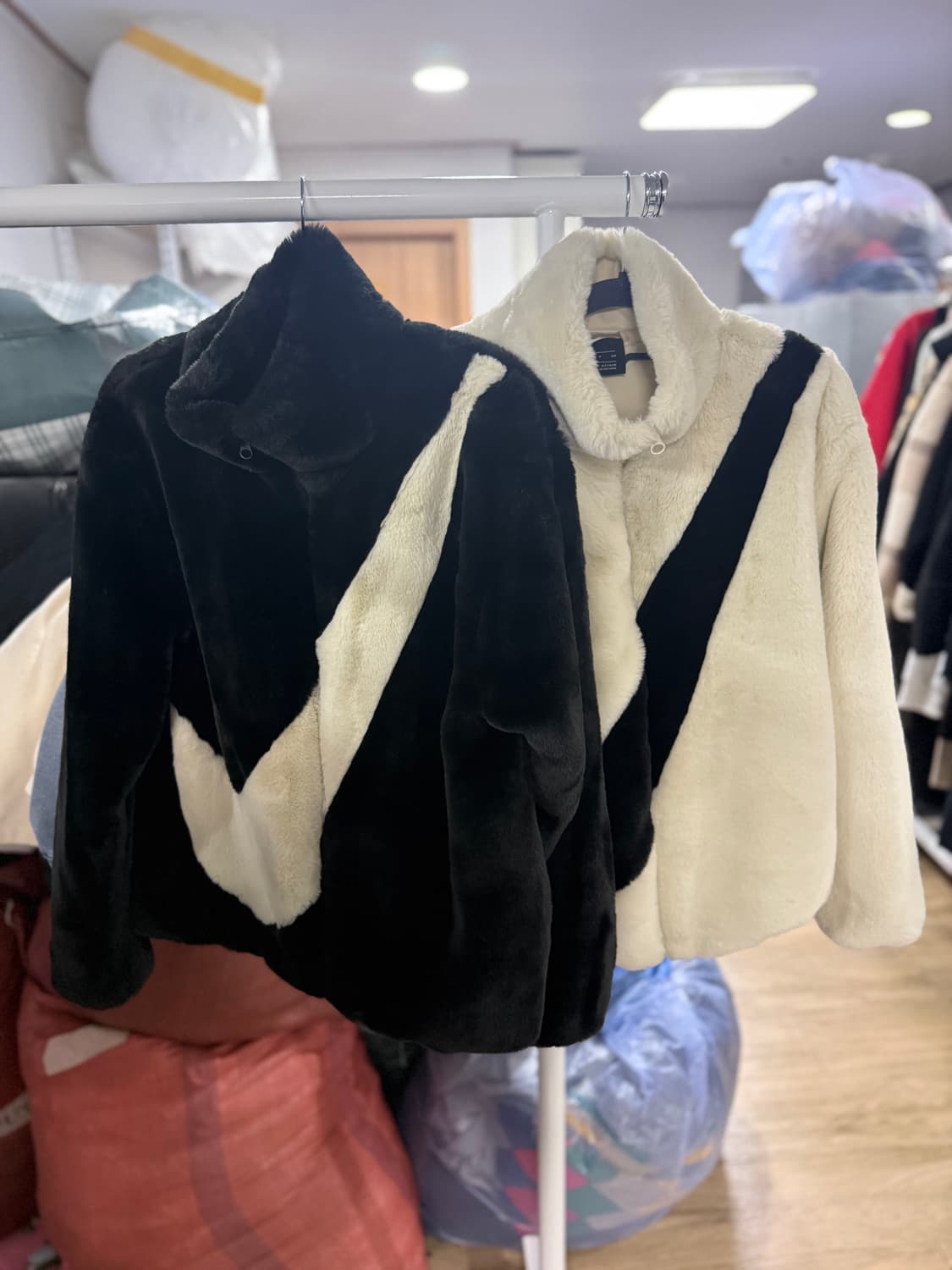 나이키 스우시 퍼 자켓 S 상품이미지1