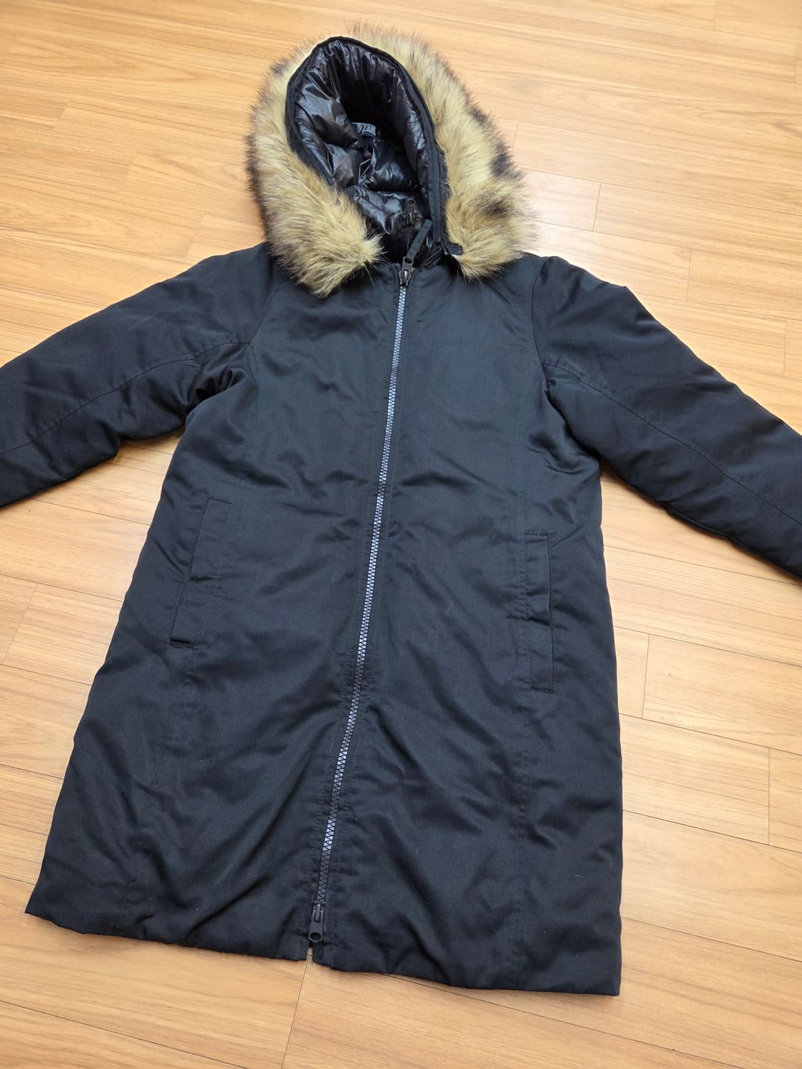 Abercrombie & Fitch 여성 롱패딩 블랙 색상입니다. 사이즈 상품이미지1