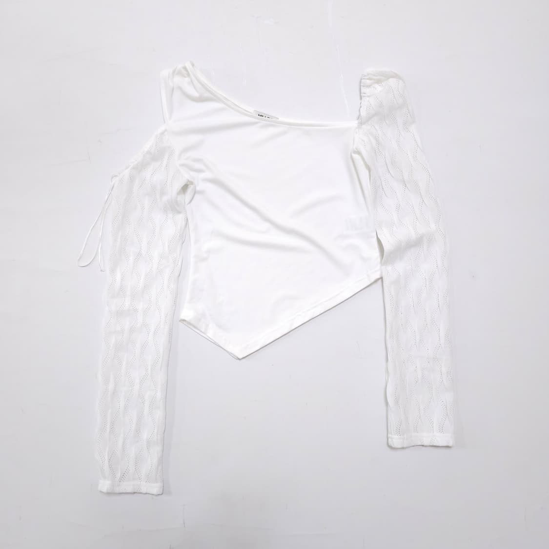 힐다 컷아웃 웨이브 슬리브 탑 상품이미지2