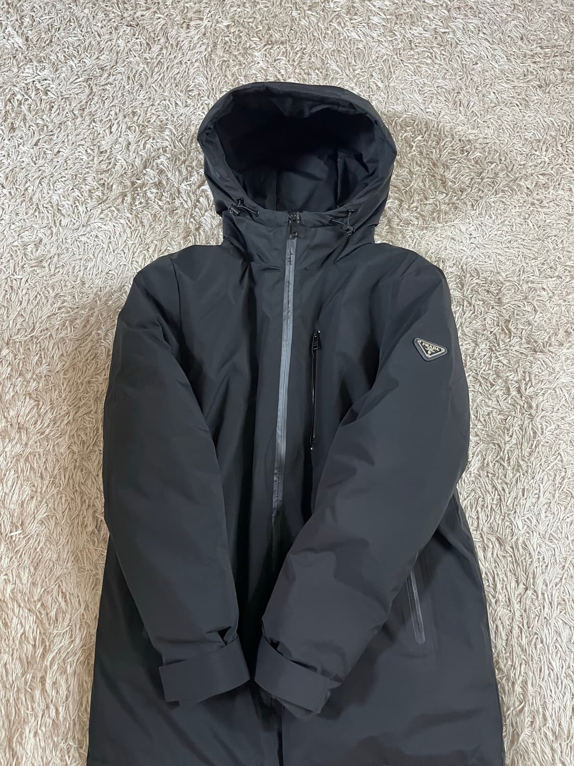 프라다 블랙 후드 패딩 상품이미지1