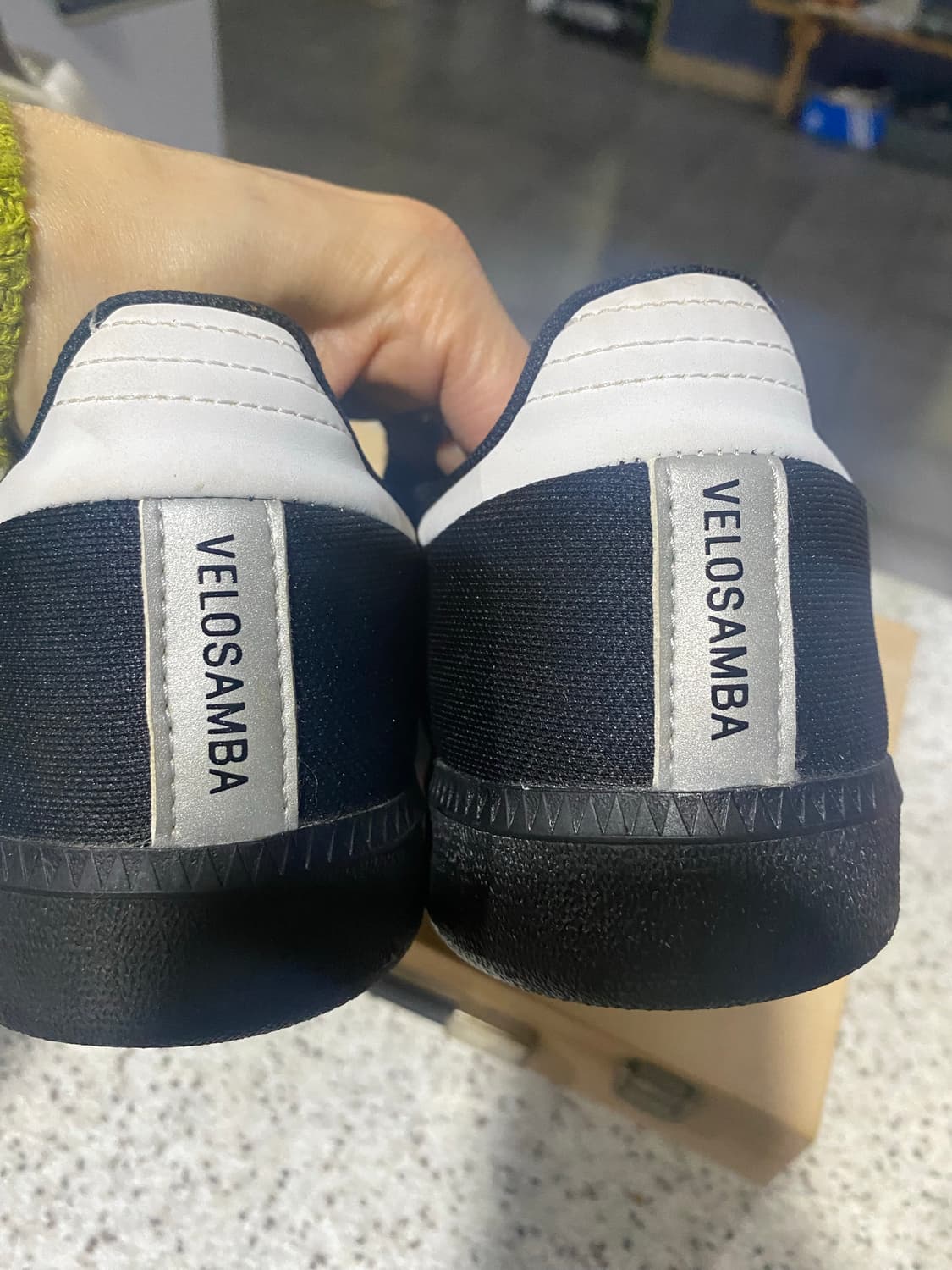 아디다스 벨로삼바 블랙 255 상품이미지4