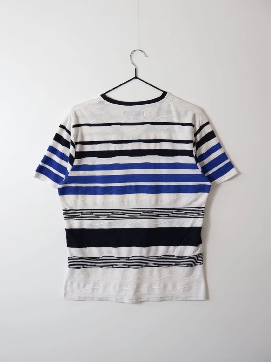 in the attic Blue Stripe V-Neck Tee 상품이미지3