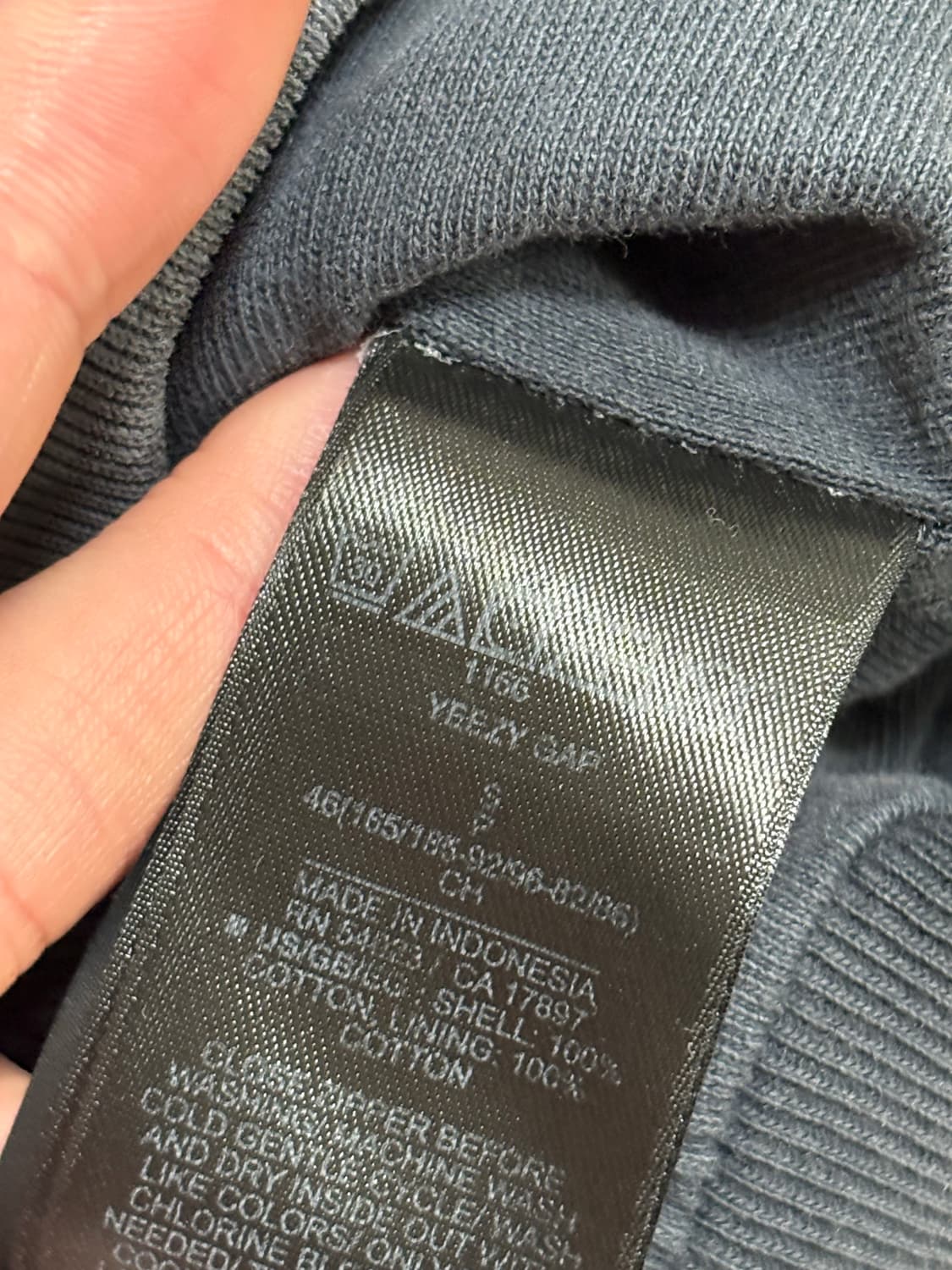 Yeezy Gap Sample (Poetic Black) 상품이미지4