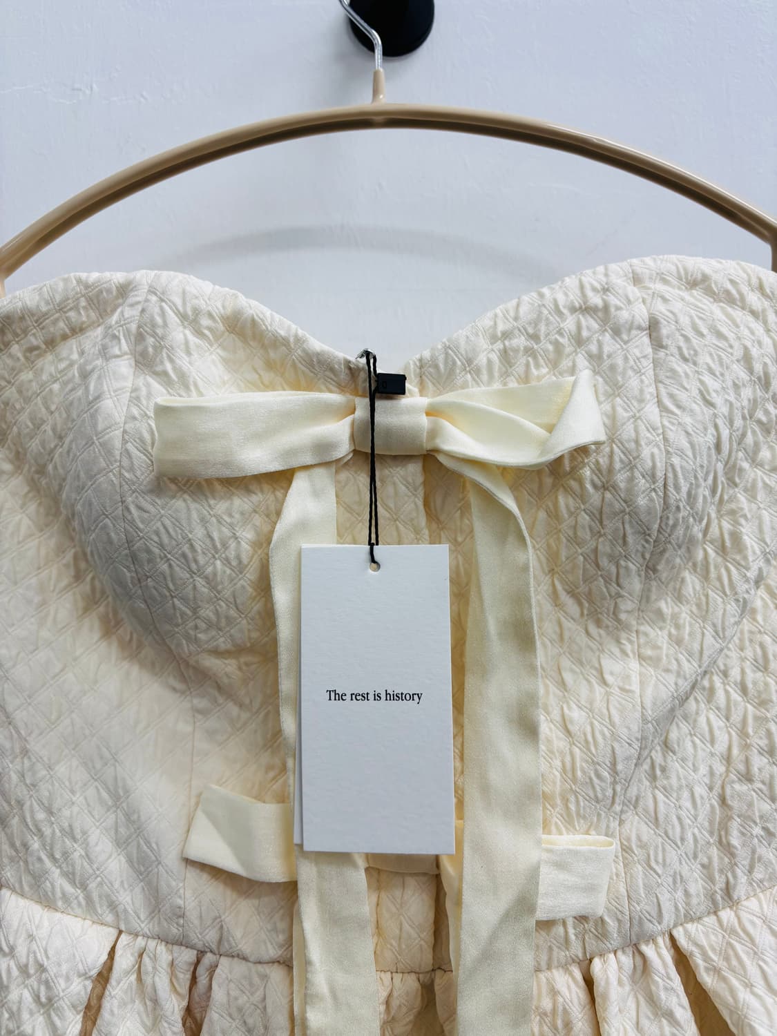 [새 상품] The tis(더티스) 리본 자카드 튜브탑 롱 드레스 상품이미지4