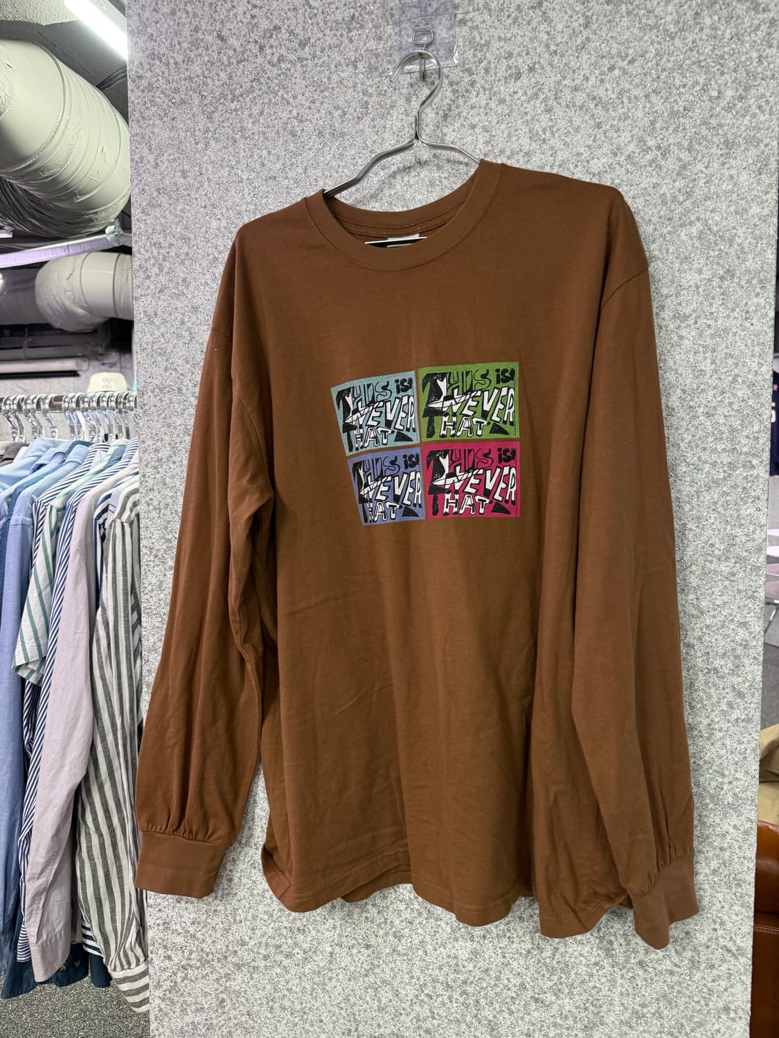 디스이즈네버댓 브라운 그래픽 프린팅 긴팔티 B4368 상품이미지2