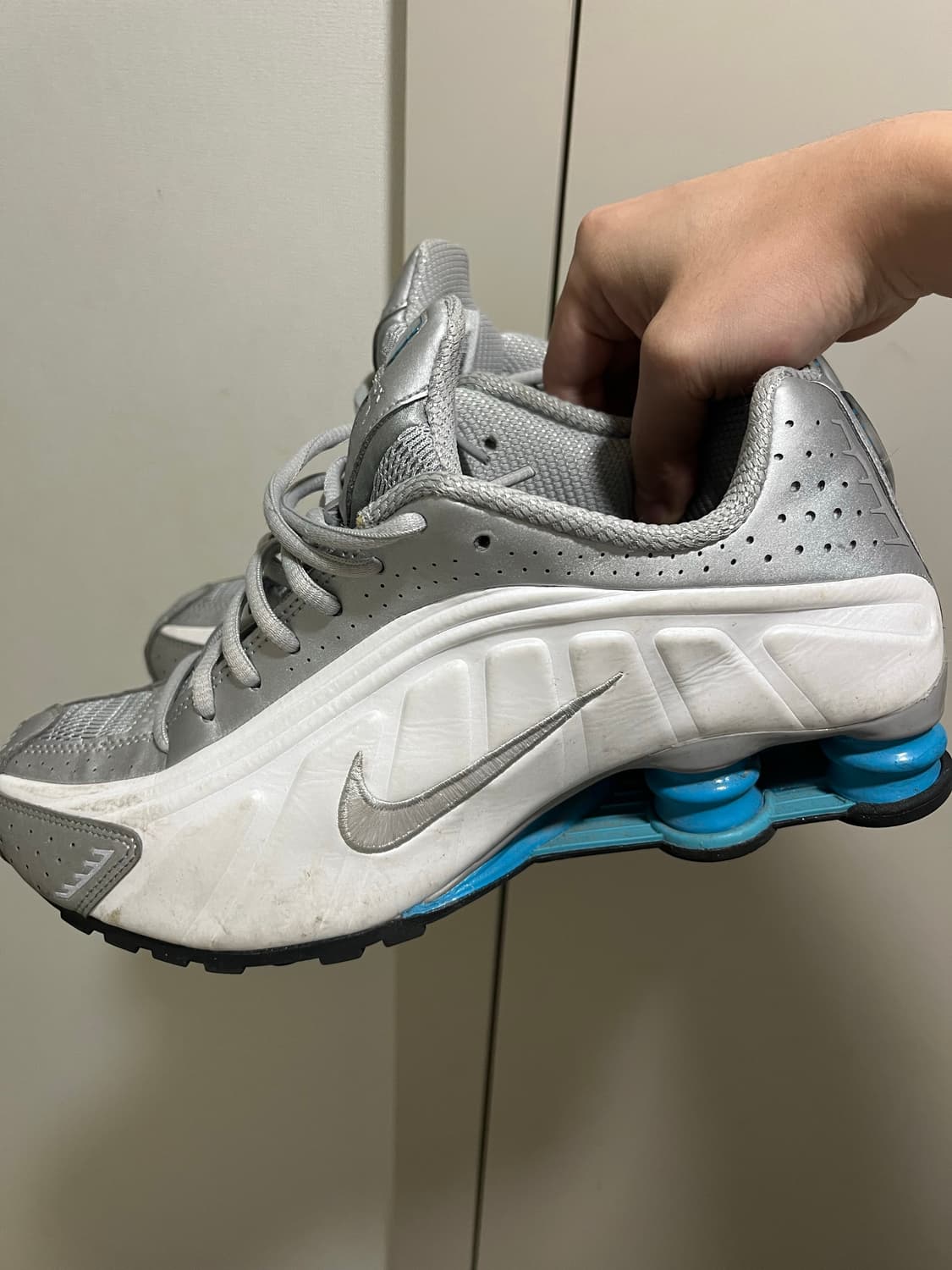 나이키샥스 R4 270사이즈 팝니다 상품이미지2