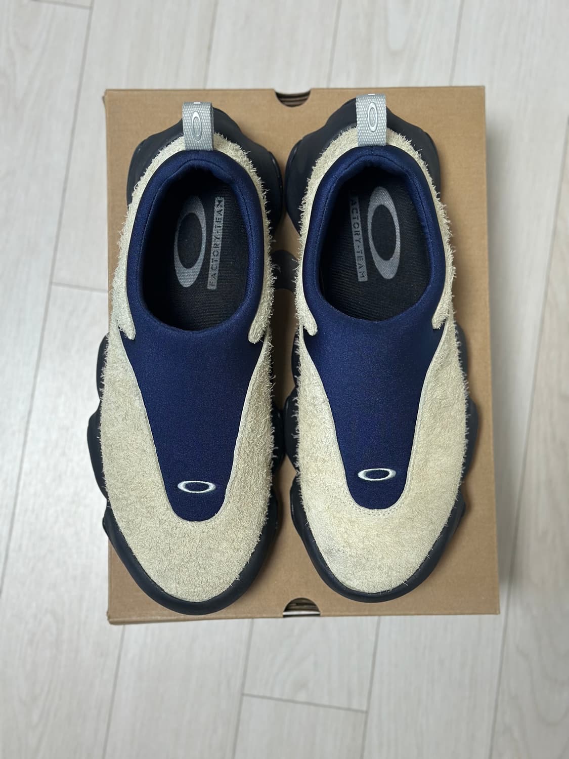 오클리 브레인데드 팩토리팀  샌드블루 280 상품이미지2