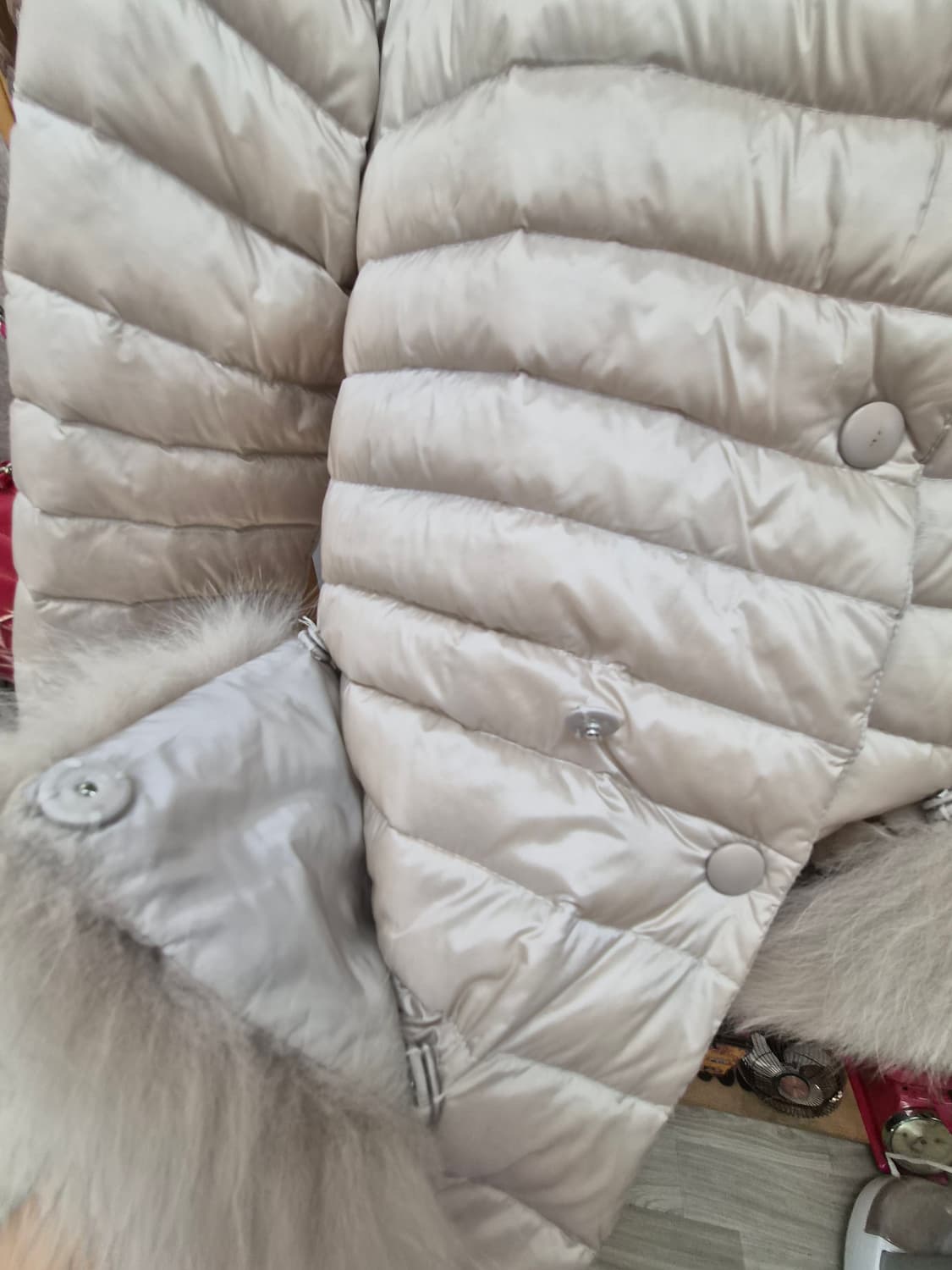 아이보리 다운패딩. 폭스퍼 주머니 상품이미지3