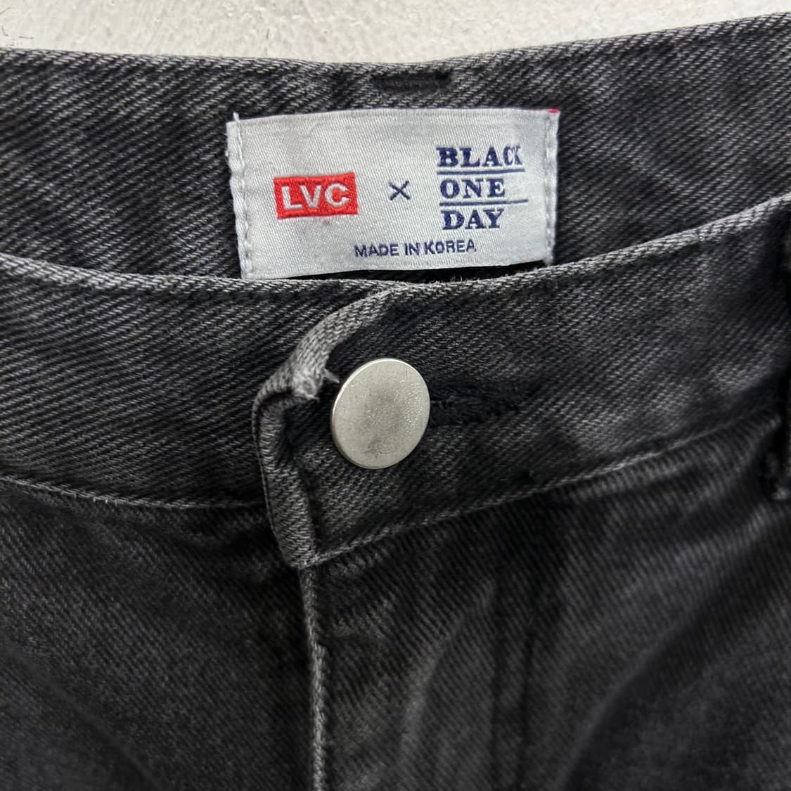 LVC X 블랙원데이 원턱 와이드 데끼 흑청 데님팬츠 상품이미지3