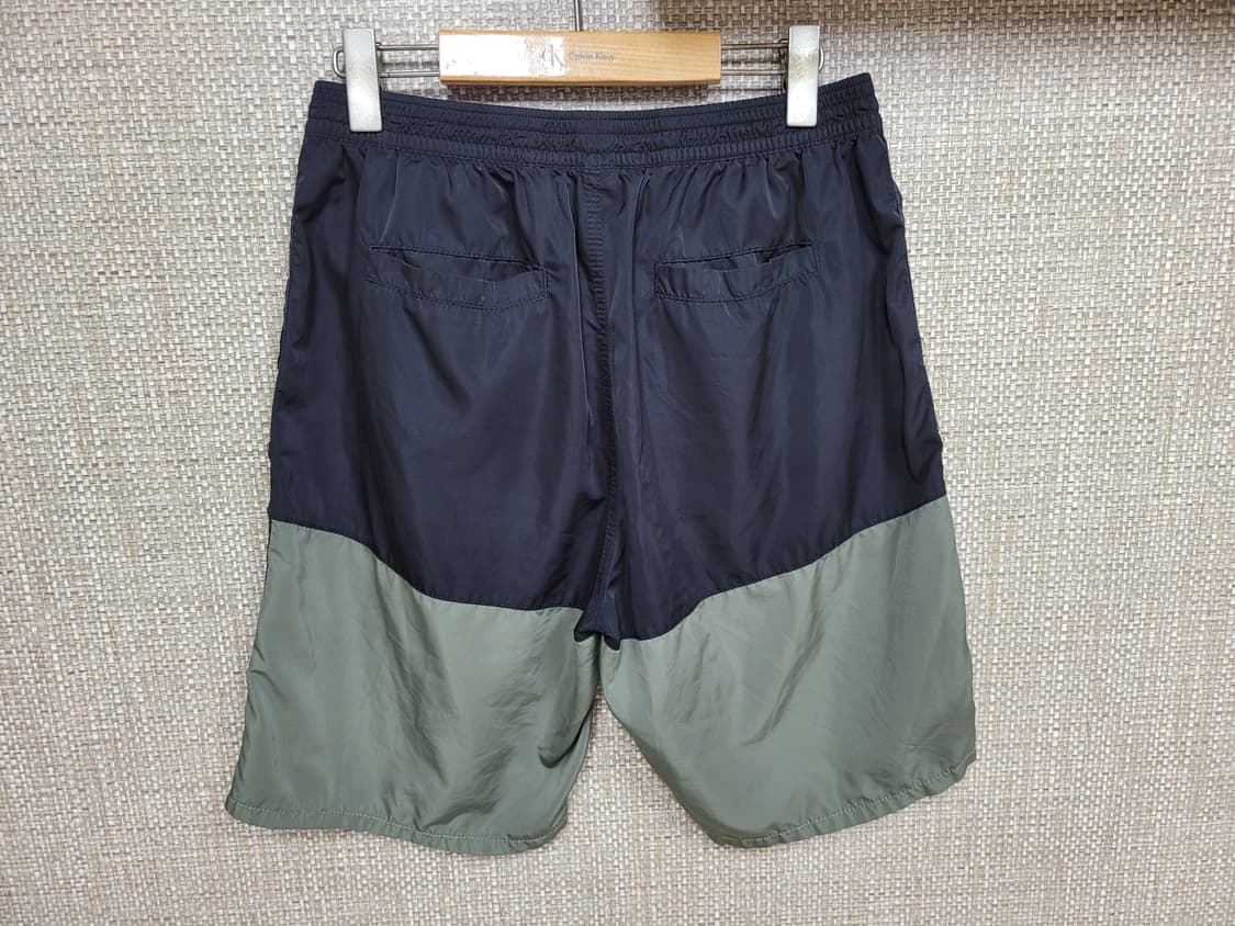 M사이즈 반스 나일론 반바지 vans 상품이미지2