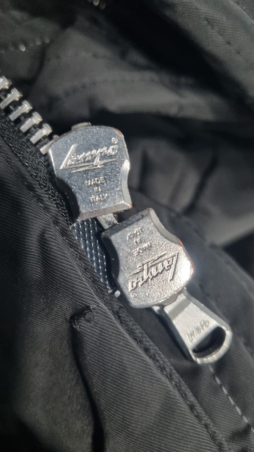 우 영 미 쏠리드옴므)) 거위솜털 람포지퍼 남성 패딩 95 상품이미지4