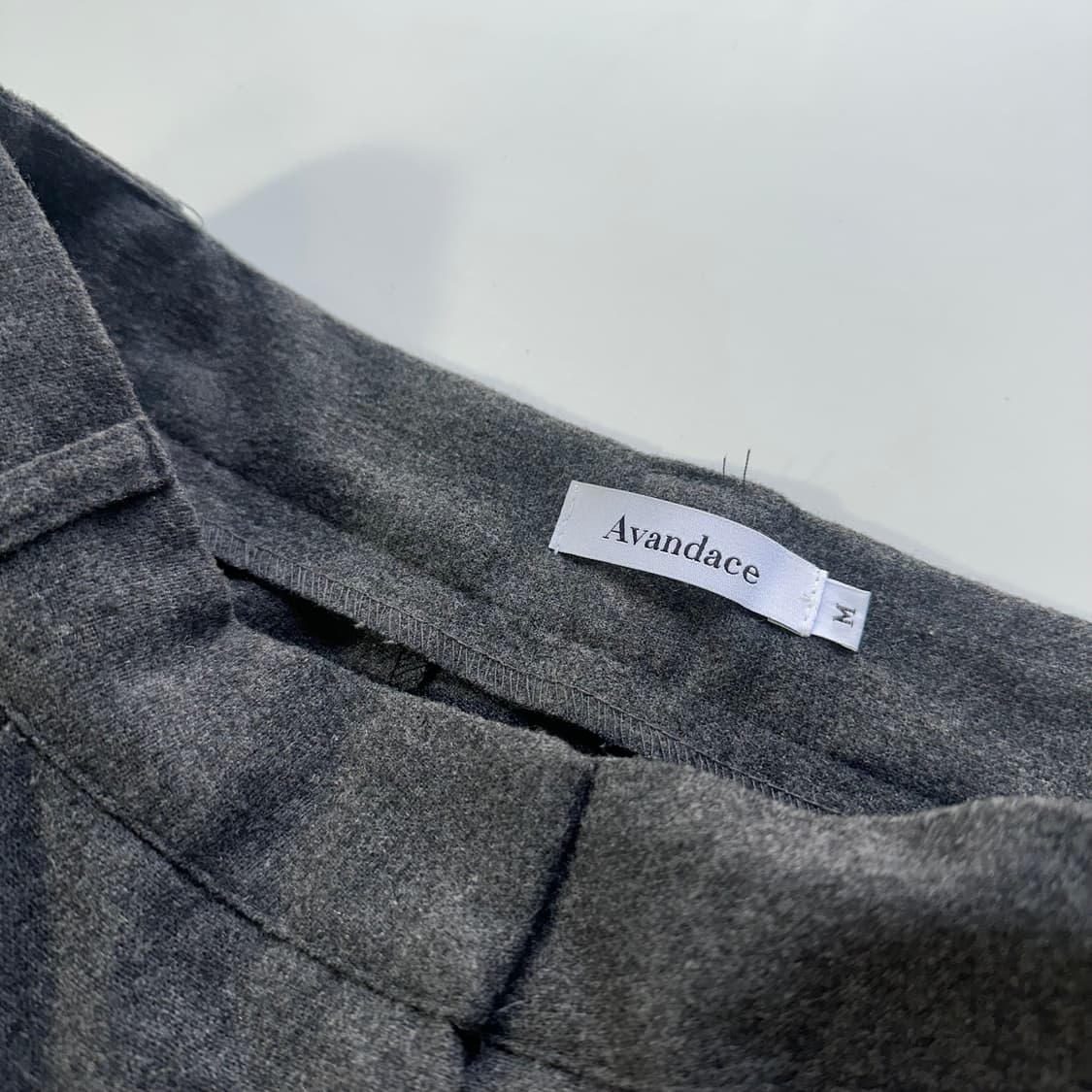 M 어반더스 챠콜 하이웨스트 와이드핏 투턱 울슬랙스 상품이미지2