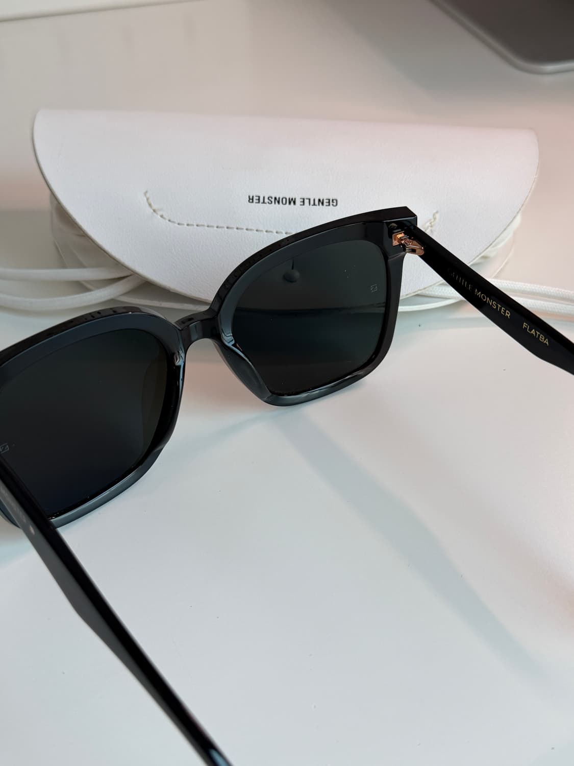 젠틀몬스터 Her 블랙 선글라스 상품이미지3