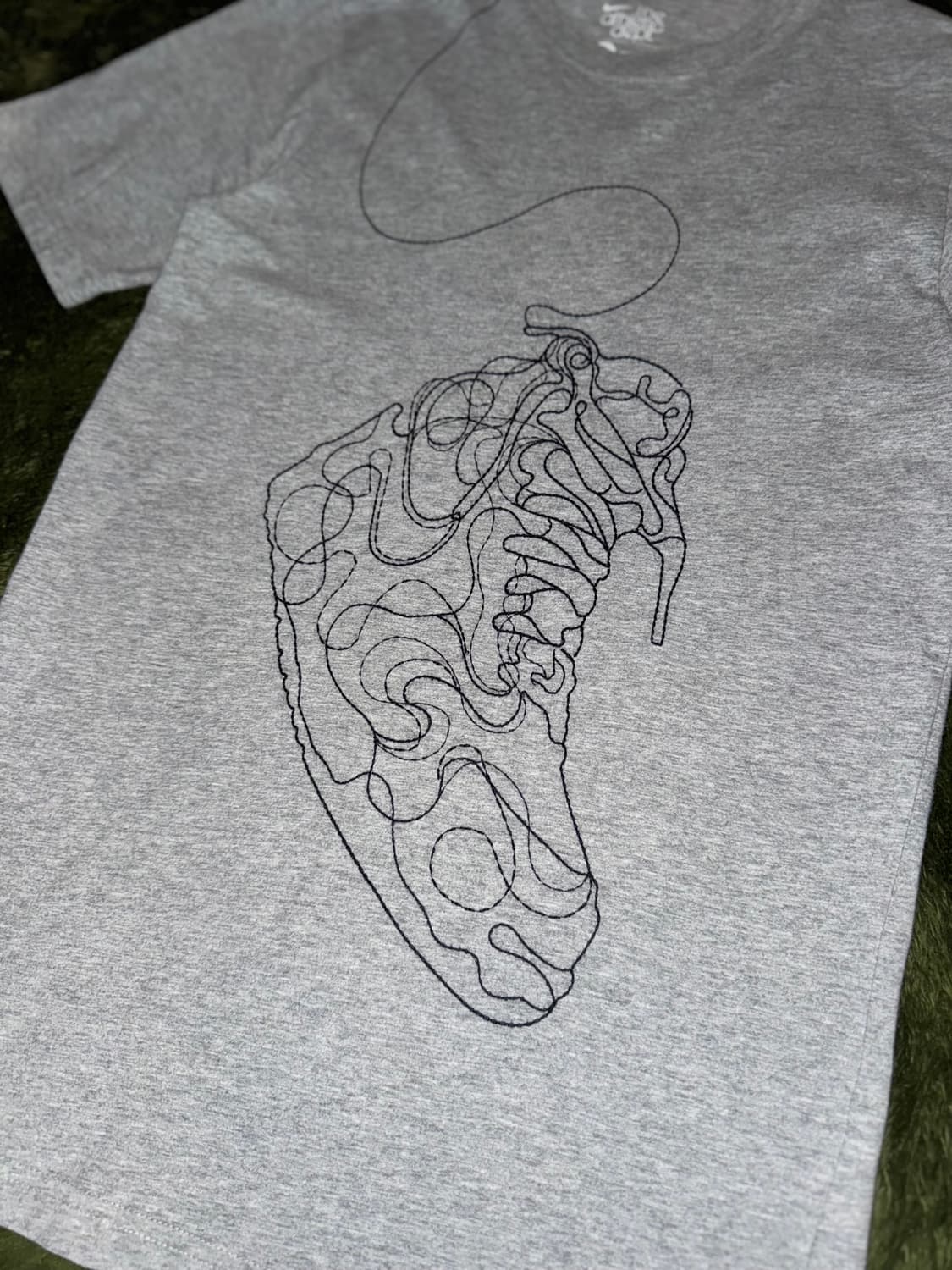 [S] 00s 나이키 Dept 카오스 스티치드 그래픽 티셔츠 그레이 상품이미지2