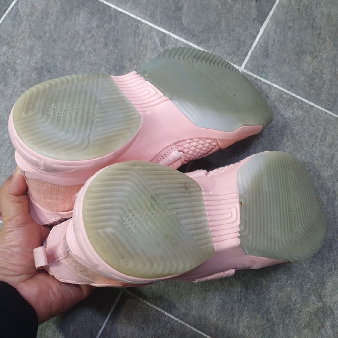 나이키 Nike 르브론 솔져 12 연분홍 AO 4054-900(260) 상품이미지9