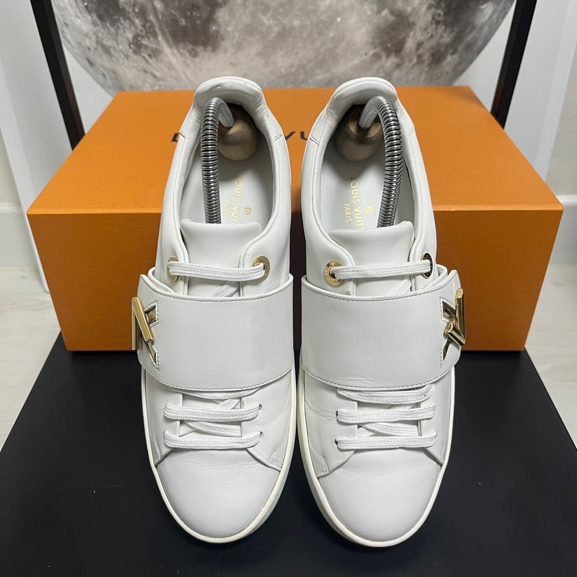  정품 35.5) 루이비통 프런트로우 LV로고 스니커즈 225~230 상품이미지3