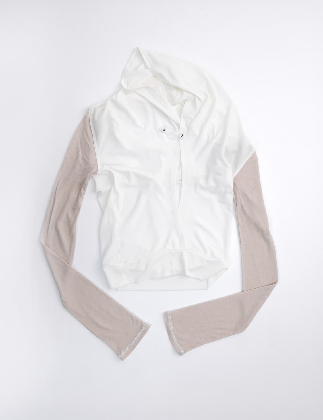 울리카상투스 백 플레어 탑 Ulika Back flare top 상품이미지1