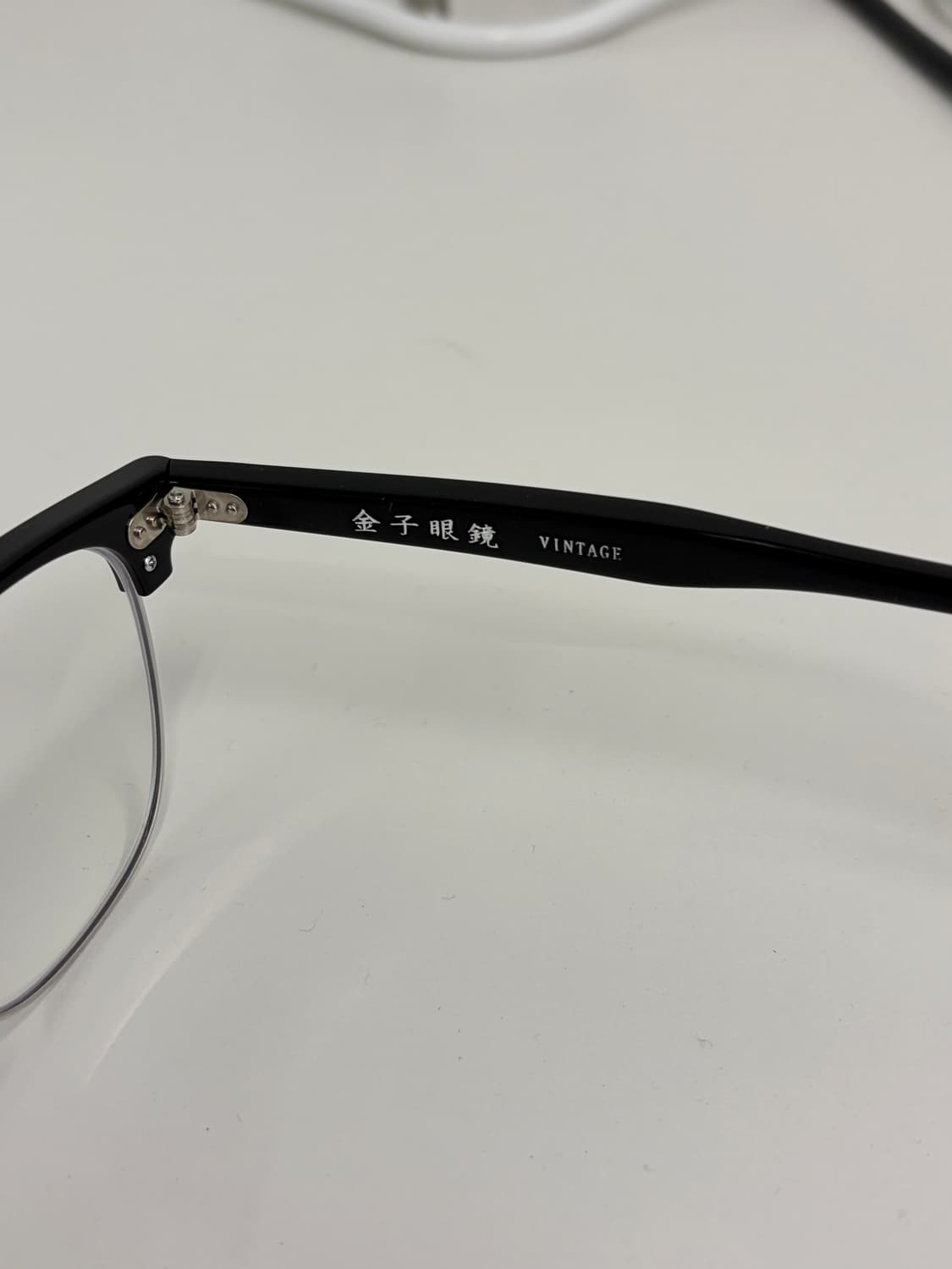 금자안경 KV131 BKSI 오버사이즈 하금테 상품이미지4