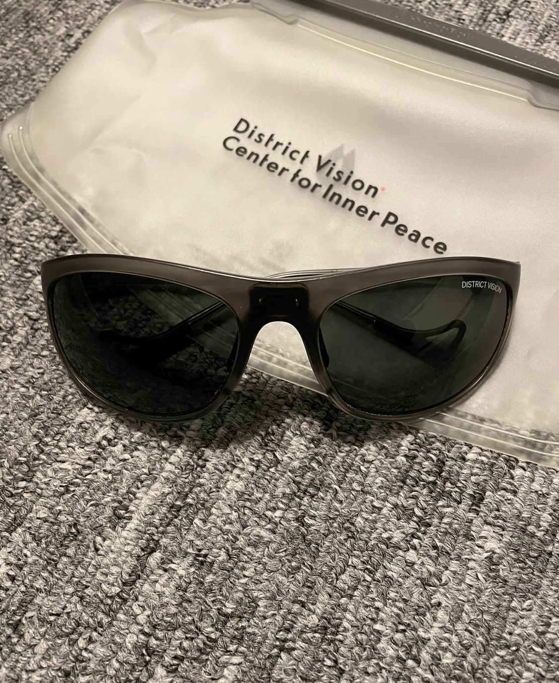 디스트릭트비전 타케요시 선글라스 그레이 블랙 상품이미지1