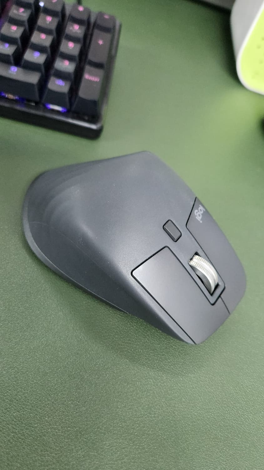 # 로지텍 MX Master 3 인체공학 퍼포먼스 어고노믹 무선 마우스 상품이미지9