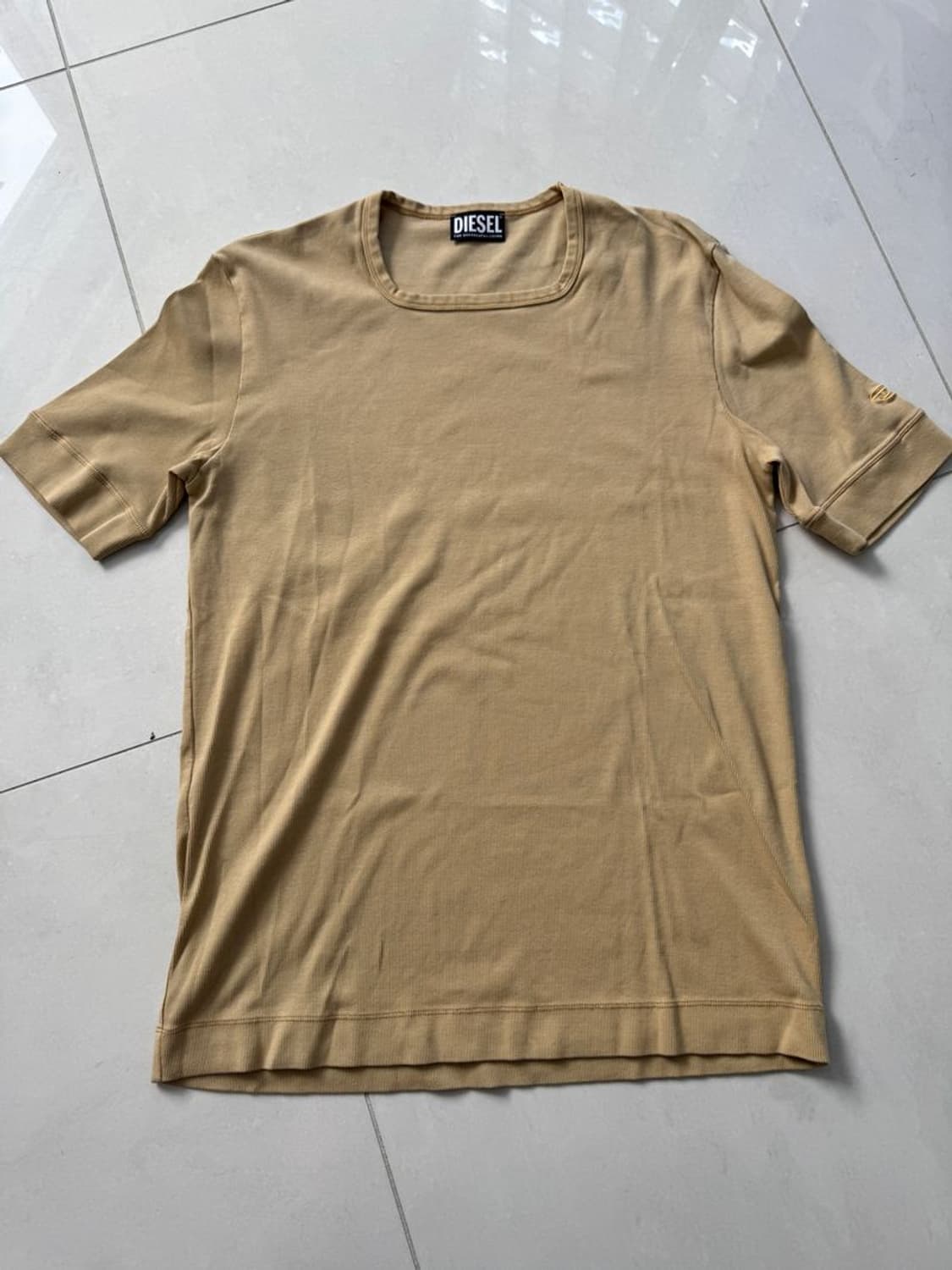 SQUARE NECK SLIM FIT TEE 스퀘어넥 슬림핏 반팔 티셔츠 상품이미지3