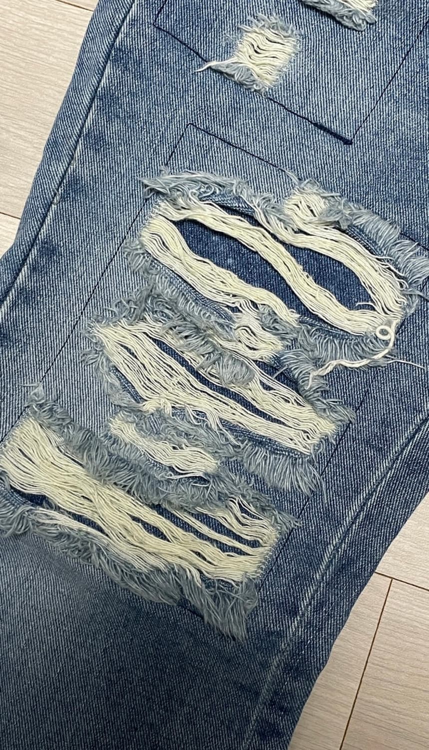 세릭 Cerric 디스트로이드 부츠컷 데님 (2사이즈) 상품이미지8