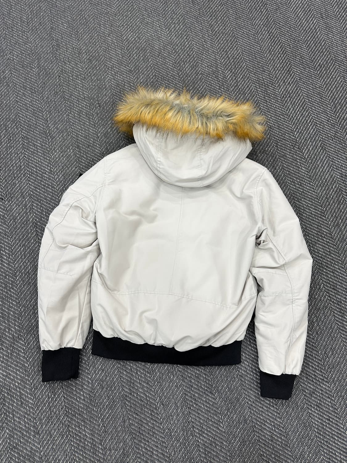 네셔널지오그래픽 타루가패딩 S 상품이미지4