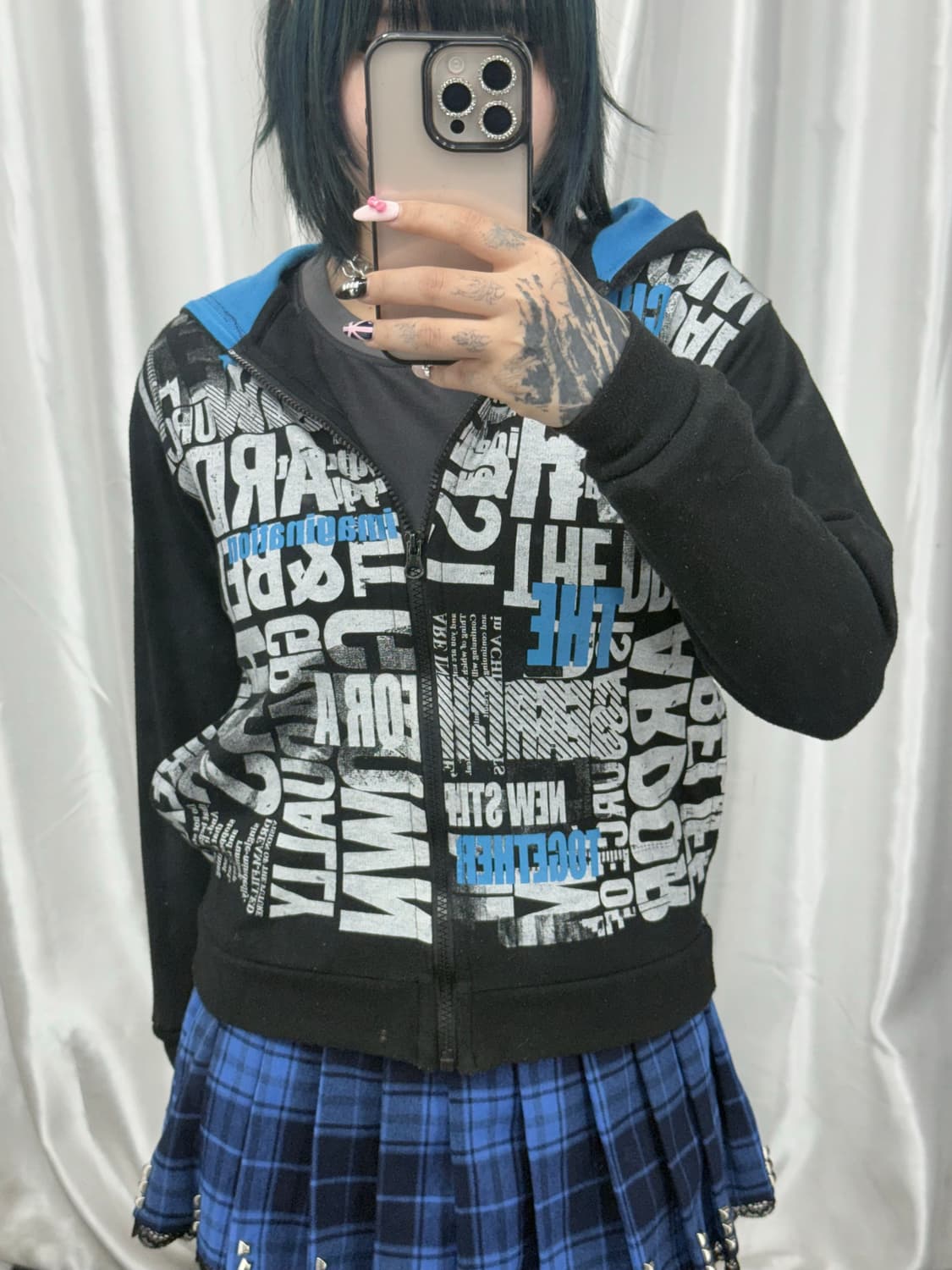 Lettering pattern crop hood zip-up 상품이미지1