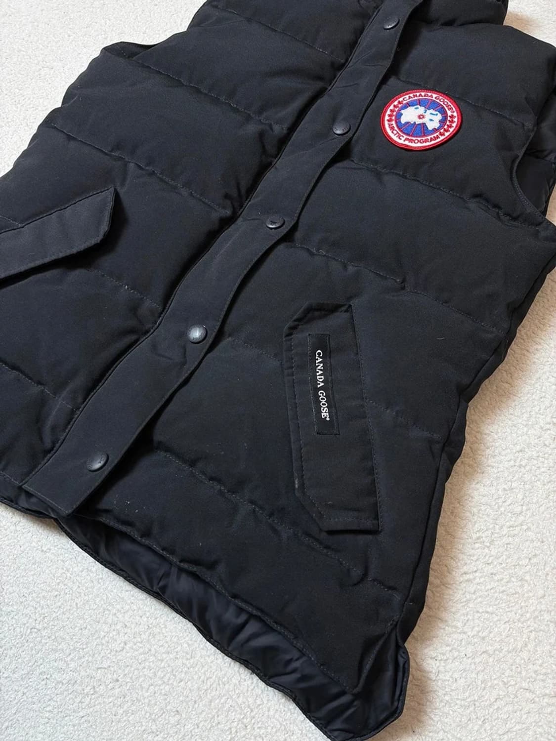 캐나다구스 14FW 경량 로고 와펜 패딩 조끼 PN7733 상품이미지5