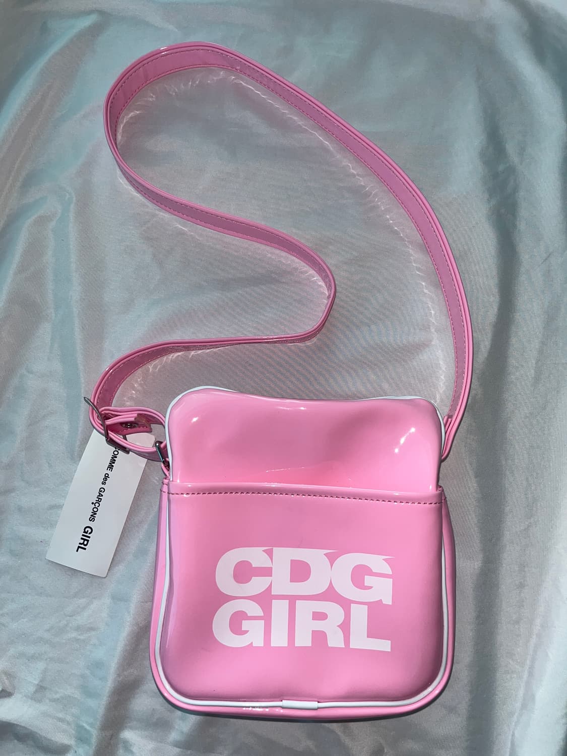 (새상품) 꼼데가르송 걸 에나멜 크로스 백 가방 상품이미지1