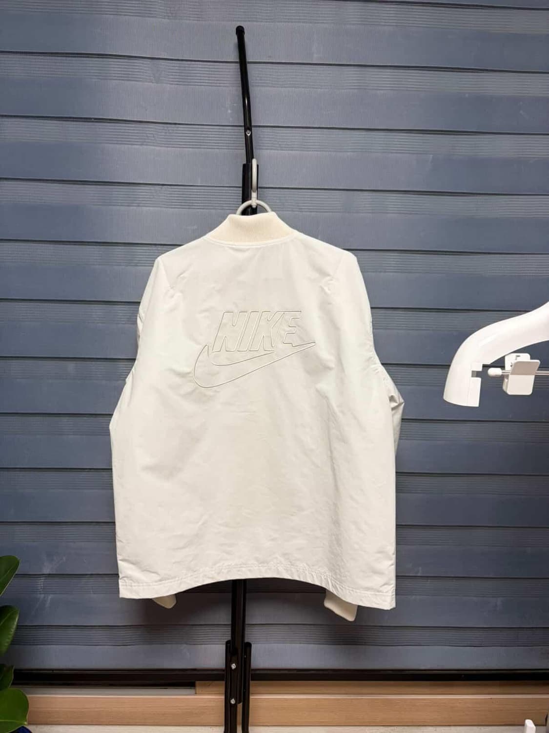 나이키 화이트 봄버 자켓 L 상품이미지2