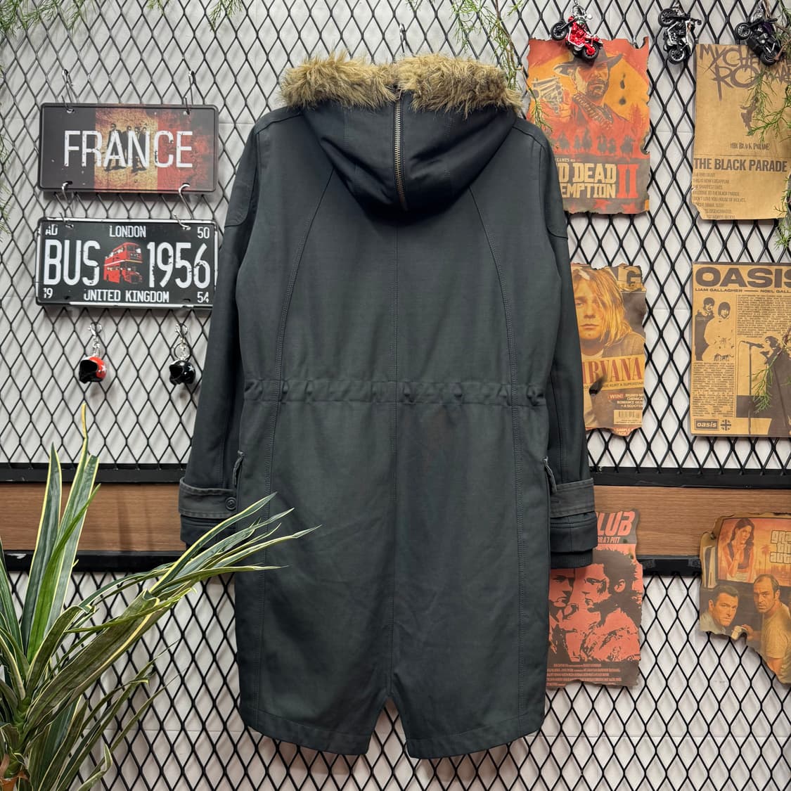 디젤 퍼트리밍 후드 롱 필드파카 코트 전면 로고플레이 포인트 카키 상품이미지2