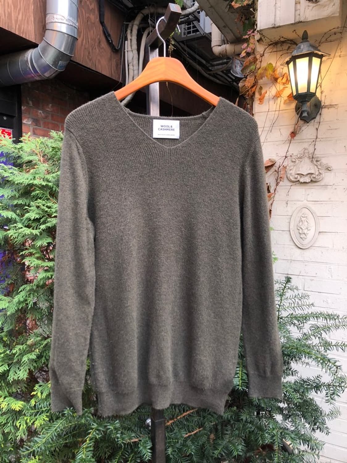 유나이티드에로우 뷰티앤유스 브이넥 니트 상품이미지1