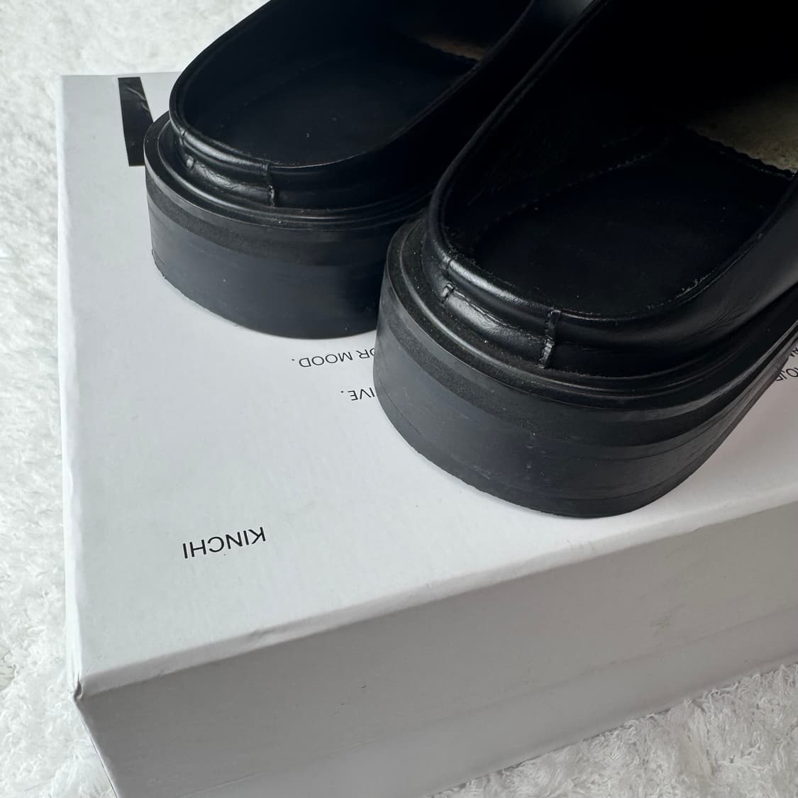 러프넥 무다 블로퍼 뮬 블랙 수제화 상품이미지9