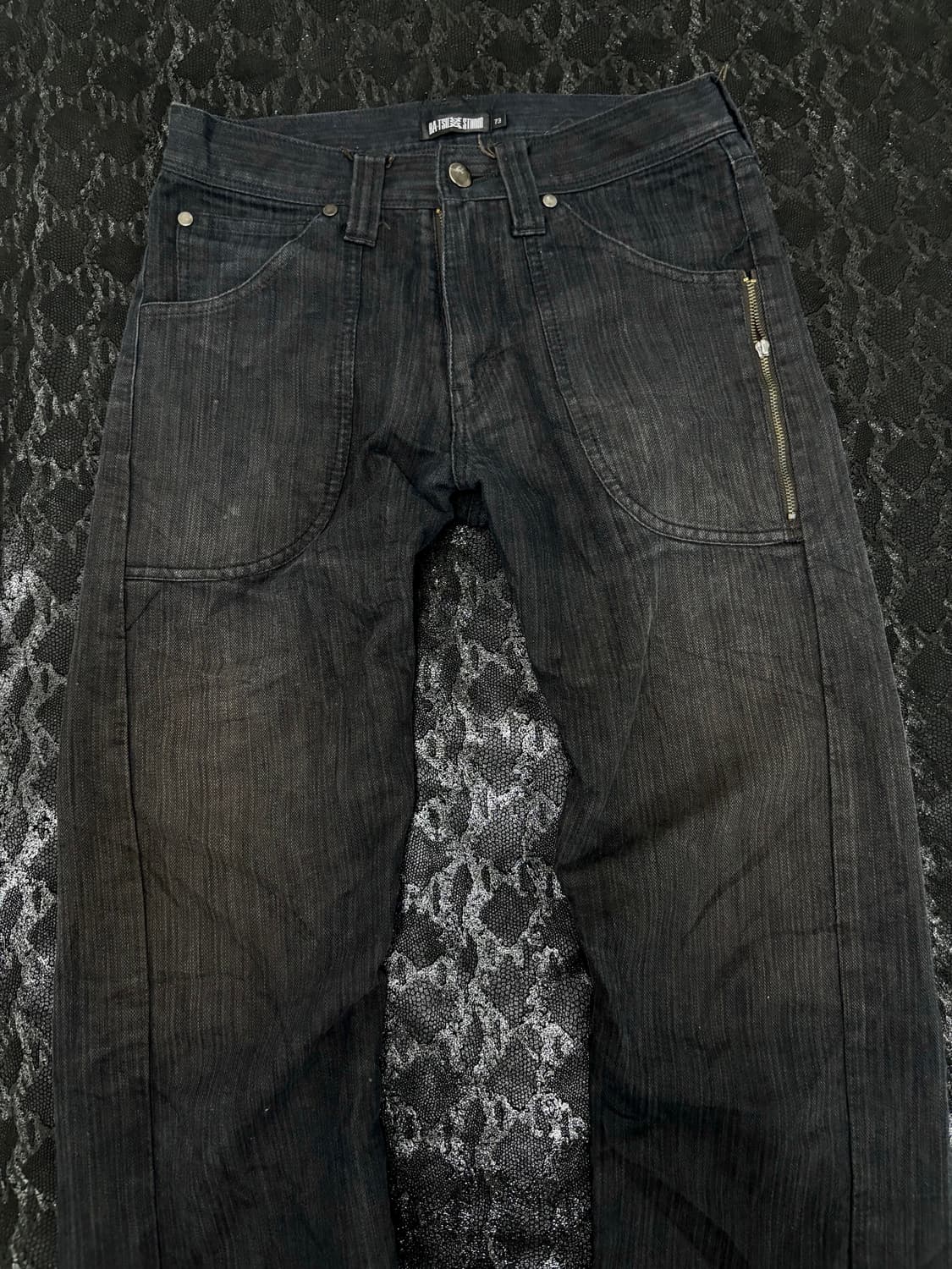 “BA-TSU” 00’s Zipper Detail Curve Jeans 상품이미지3