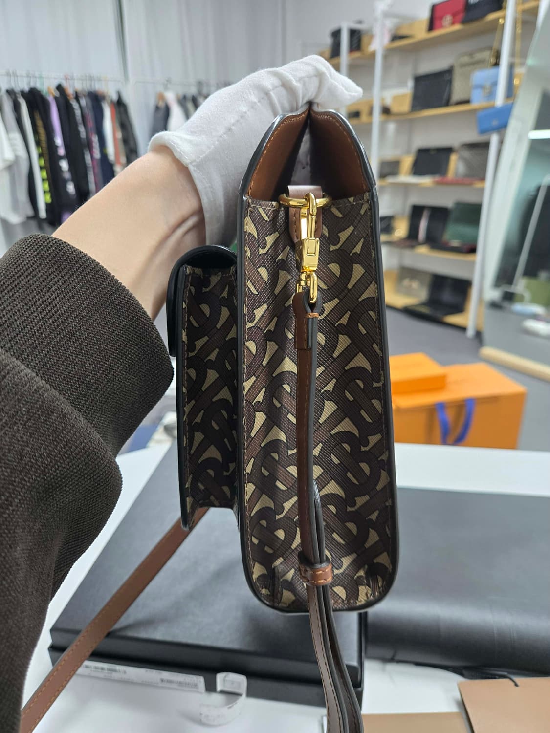 [40%할인] 버버리 스프라이트 토트 숄더백 상품이미지5