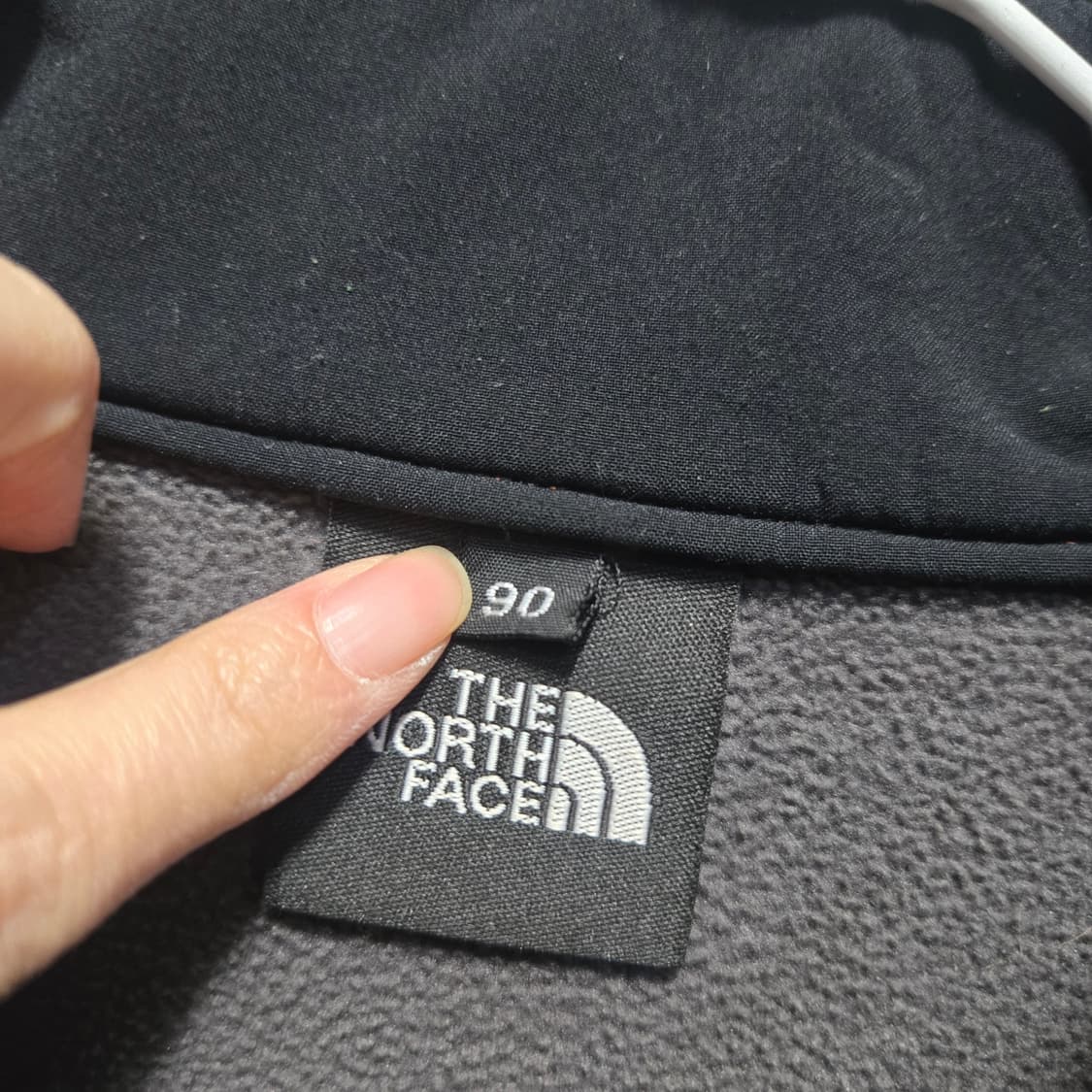 노스페이스 블랙 기모 여성 소프트쉘 집업 자켓  상품이미지4