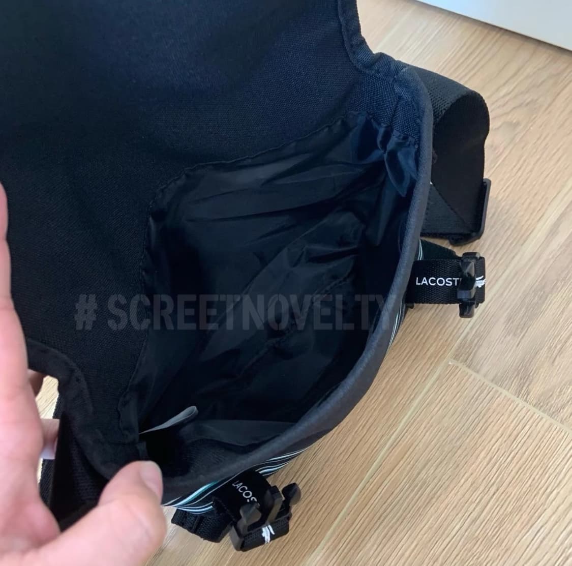  라코스테 퍼퓸 크로스바디백 메신저백 블랙 상품이미지6