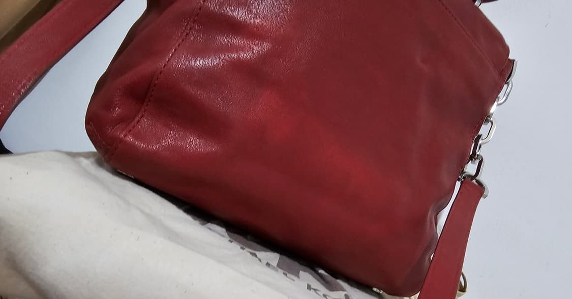 마이클코어스  버건디색상 소가죽 빈치지 숄더백 28*27*16 상품이미지10