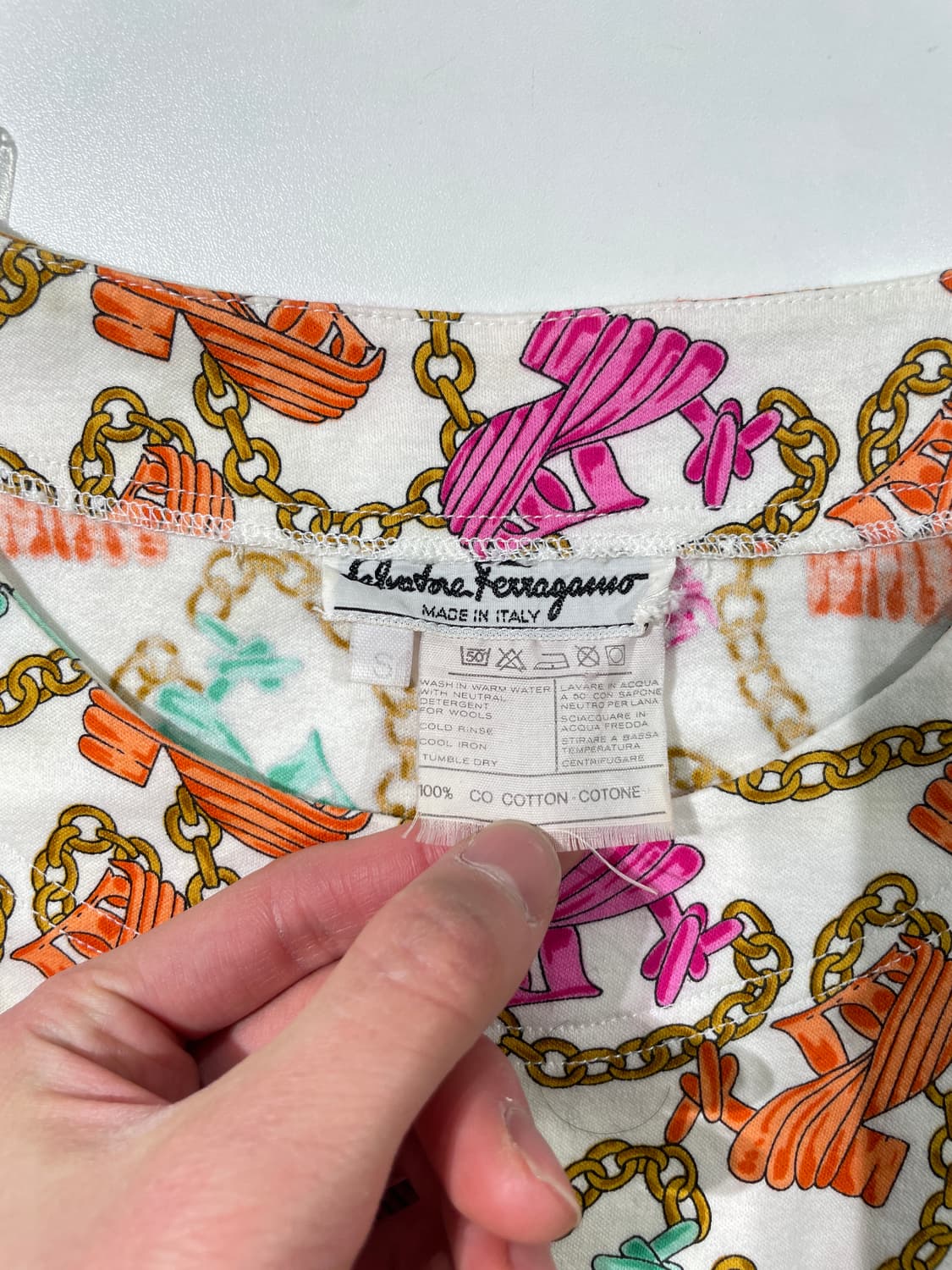 살바토레 페라가모 믹스 체인 패턴 U넥 코튼하프티 상품이미지7