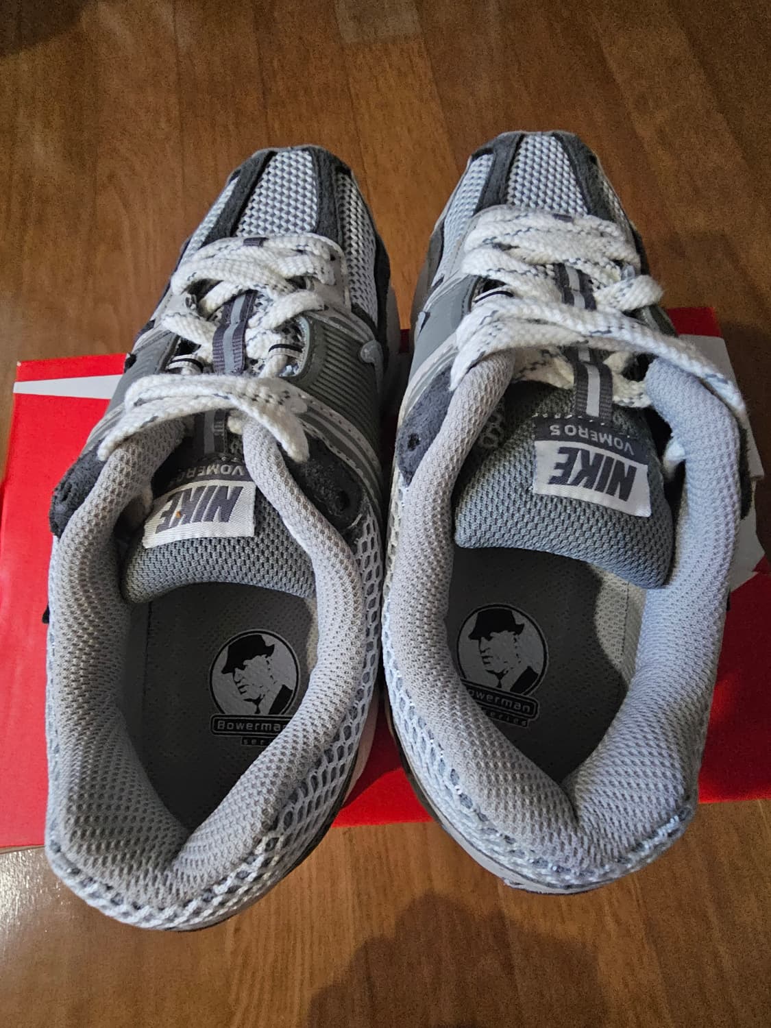 (새제품)나이키 보메로5 그레이 245 상품이미지3